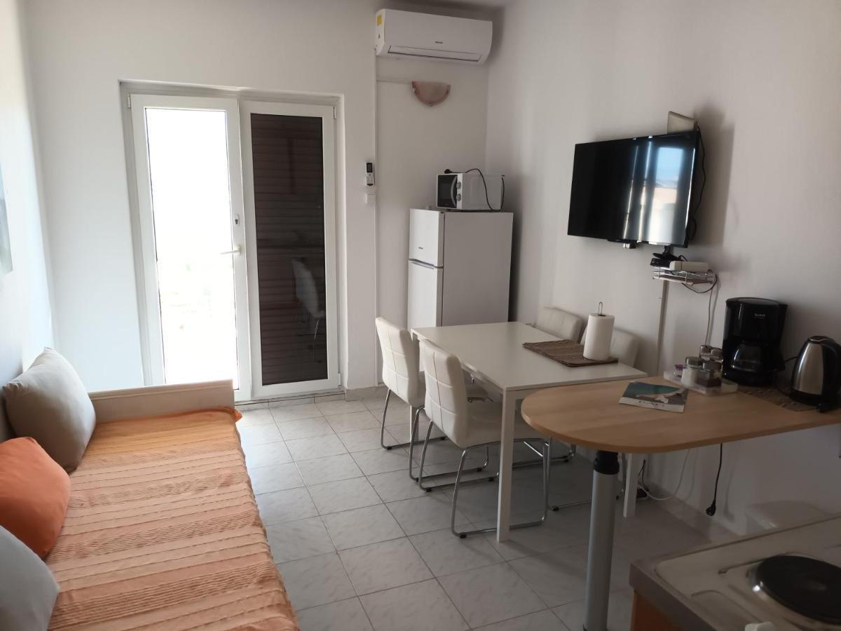 Apartments Verica Đảo Pag Ngoại thất bức ảnh